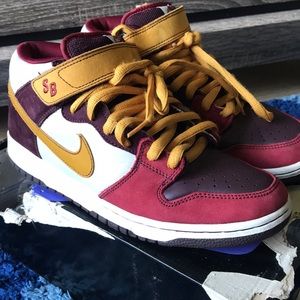 Nike Dunk Mid Pro SB
